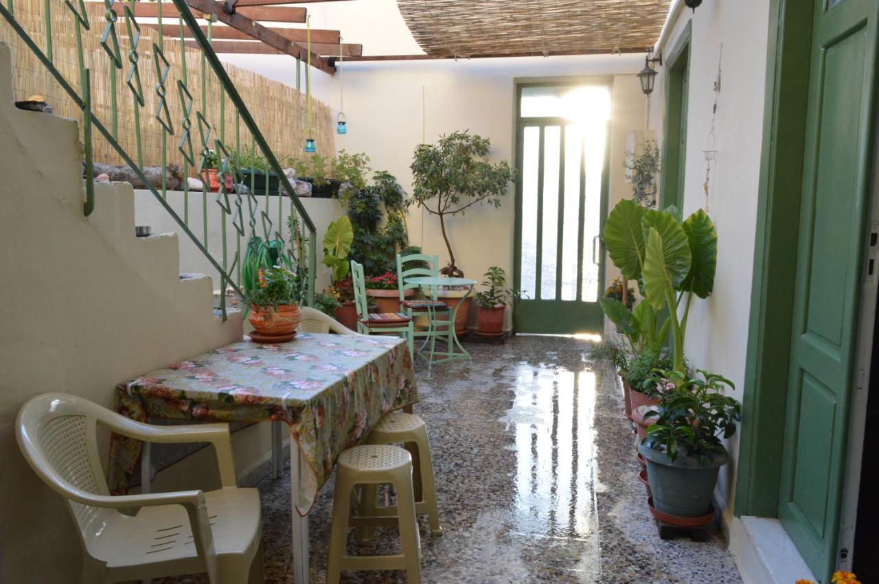 Apartament Pireas Port Next To Metro Artistic House Zewnętrze zdjęcie